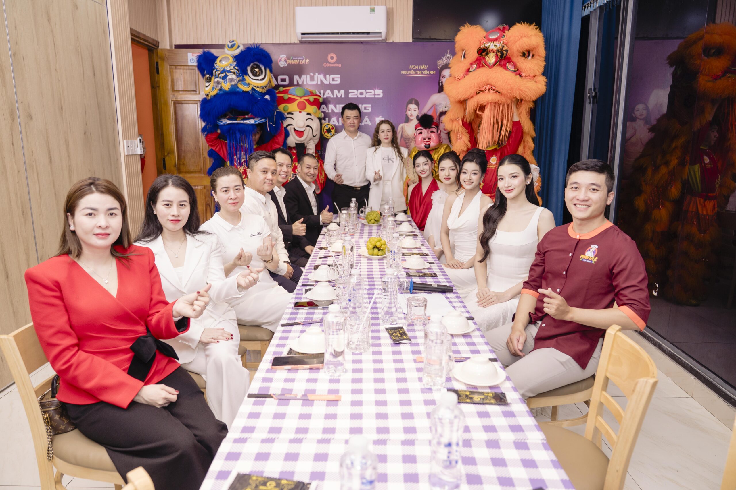 Sự Đồng Hành Của Top 5 Miss Grand Vietnam Tạo Nên Dấu Ấn Đẹp Cho Ngày Khai Trương Nhà Hàng Phan Lá É