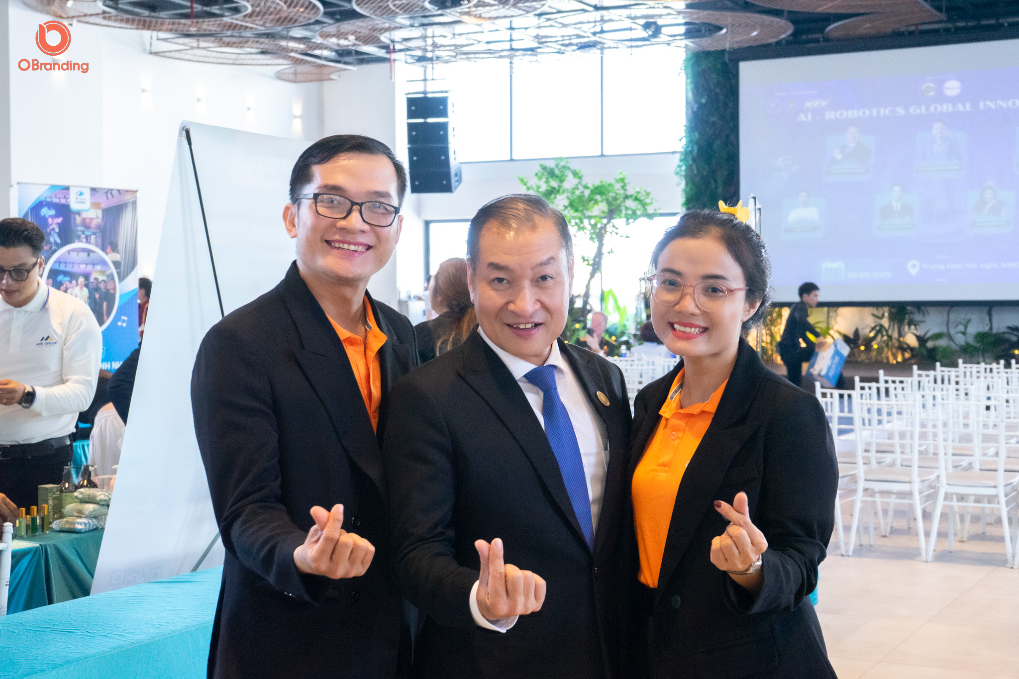 Đội ngũ OBranding trong giai đoạn xây dựng hệ sinh thái.