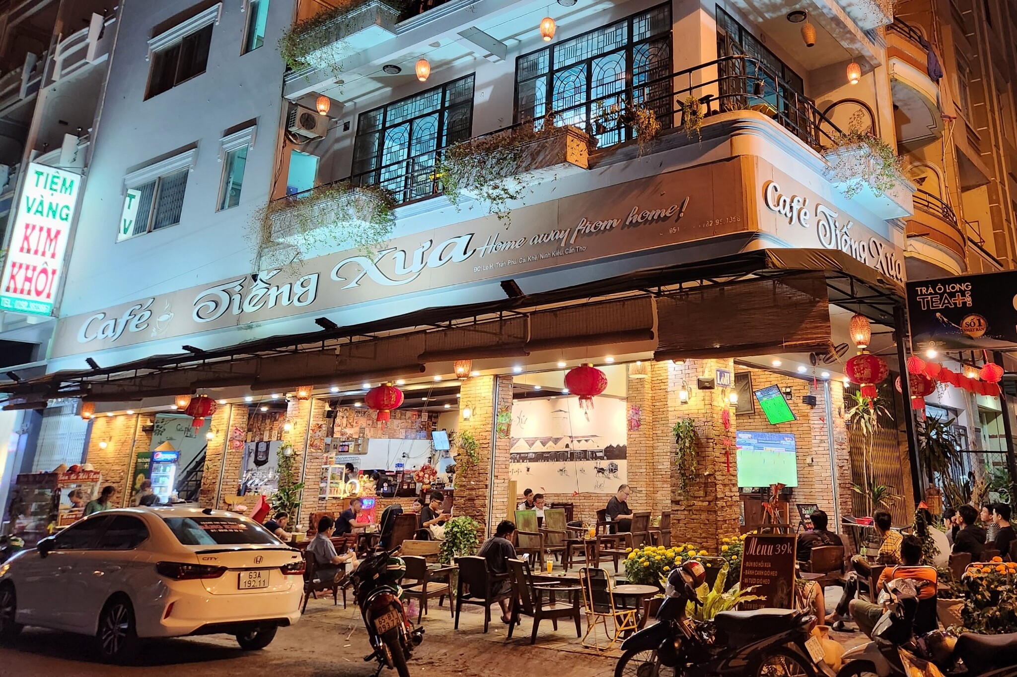 Cà phê Tiếng Xưa