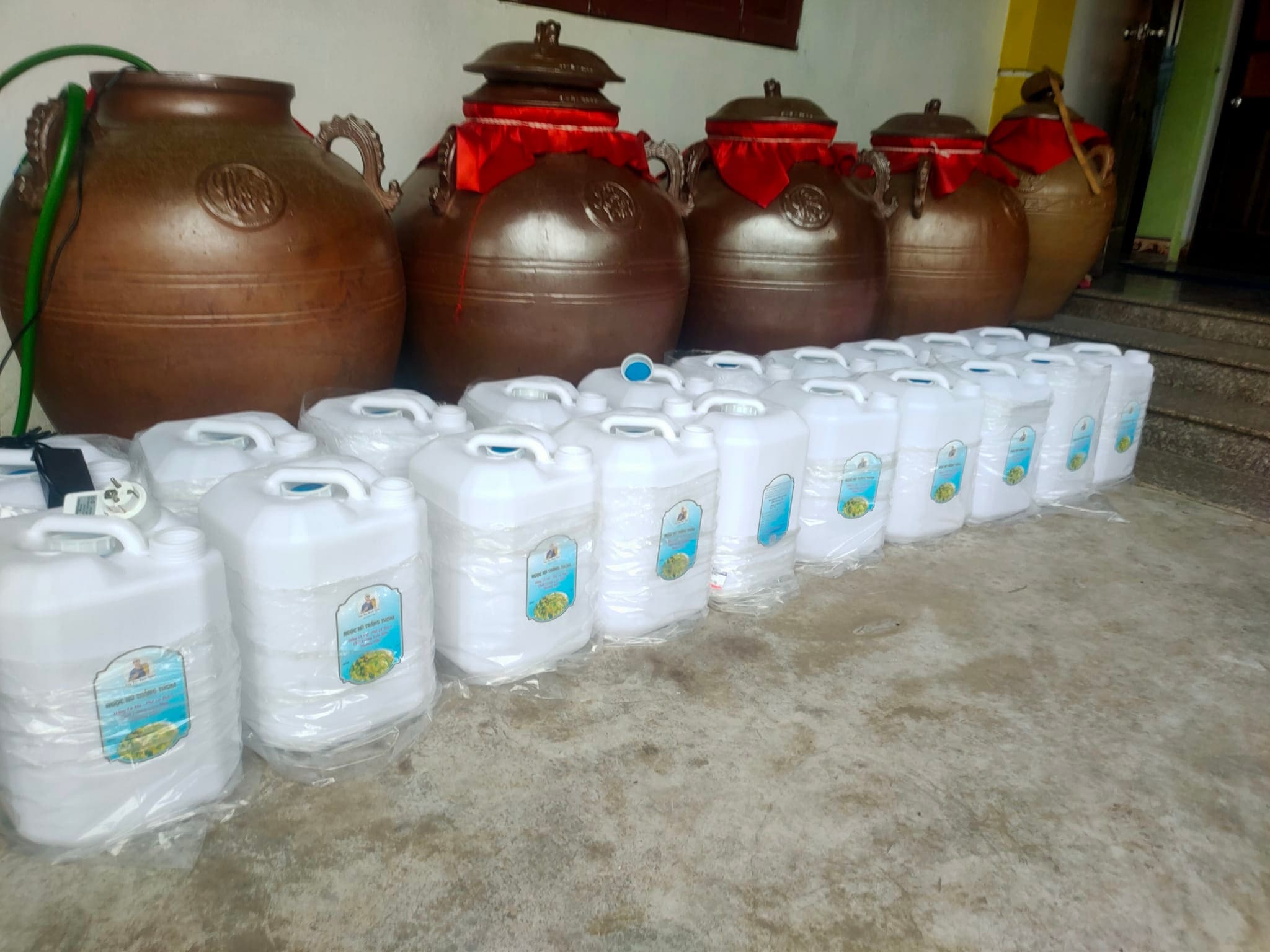 NAM TRỌC RƯỢU NGÂM