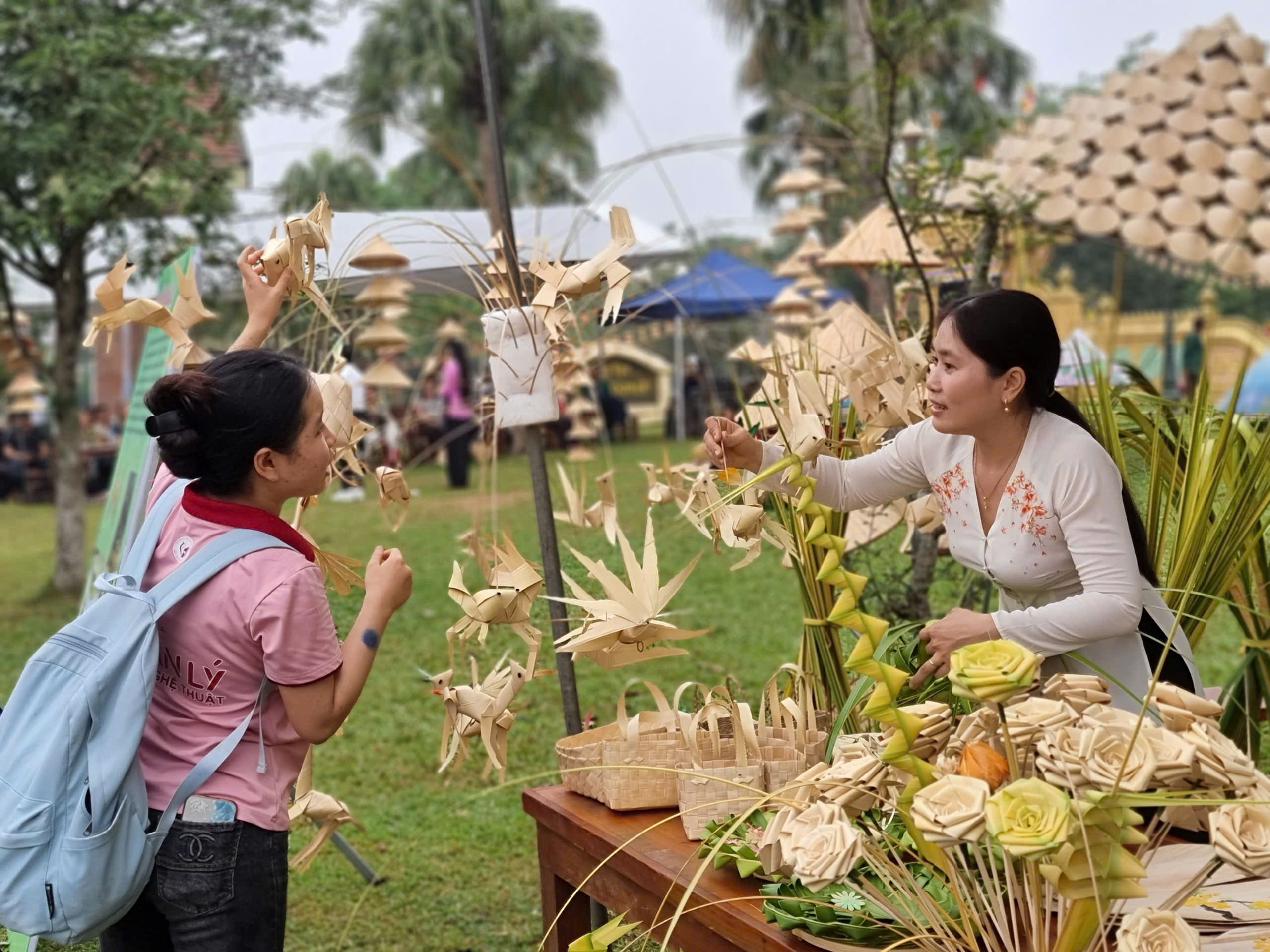 Nét Việt - Thắt lá dừa và trang trí sự kiện