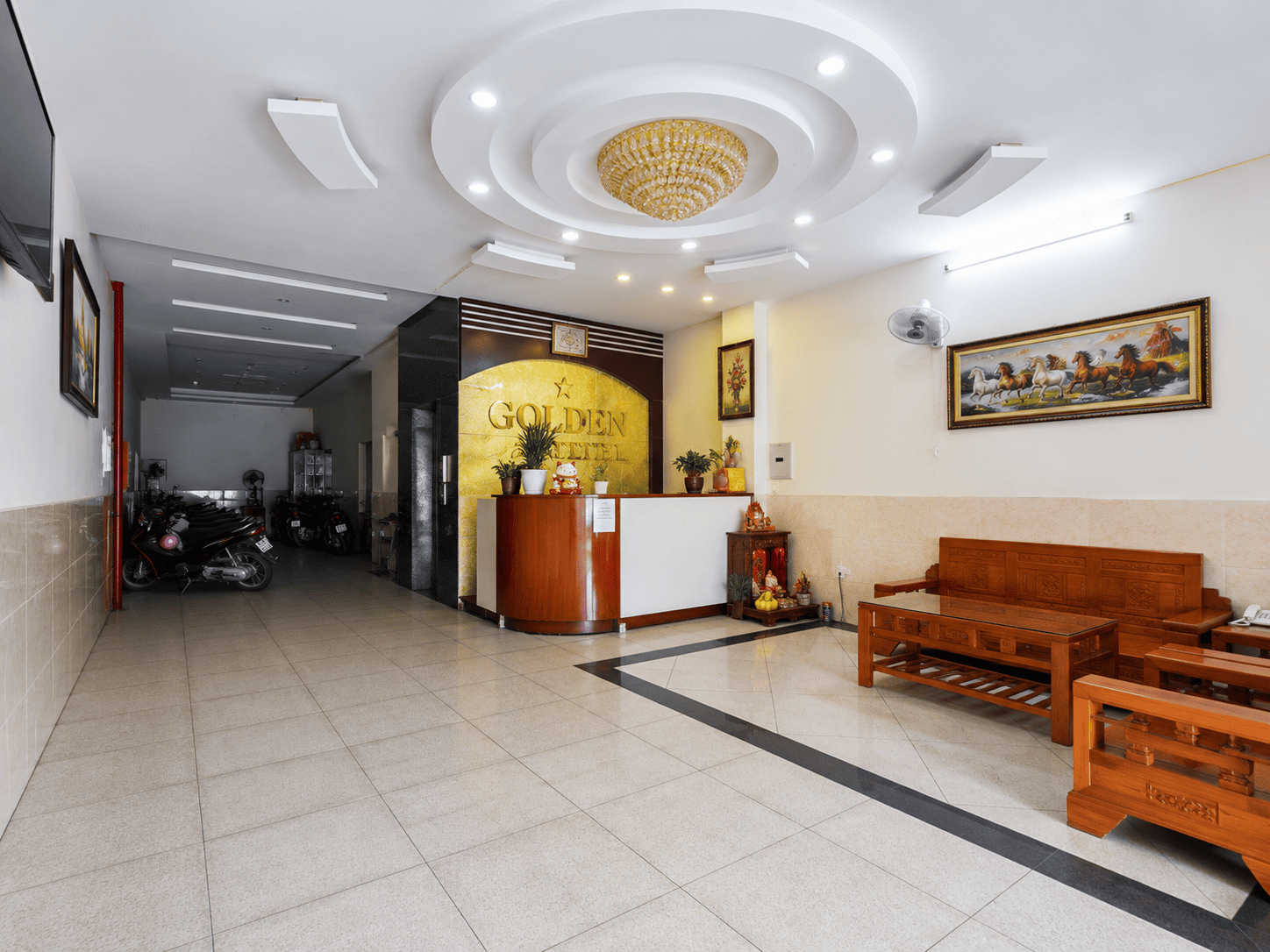 Golden Hotel